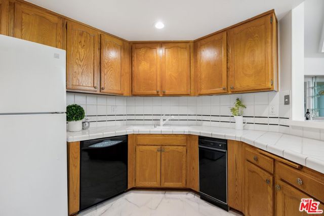 5333 Zelzah Avenue, 139 photo 5