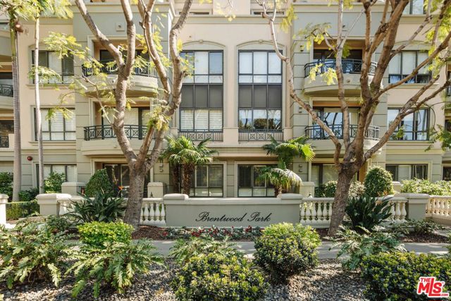 Drew Fenton | 12218 Montana Avenue Los Angeles CA | MLS: 7070013