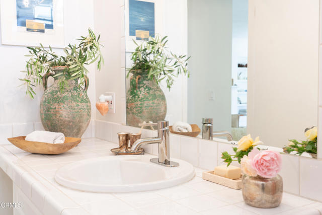 202 N. Fulton Street, Ojai CA: https://media.crmls.org/mediaz/e65d272b-dd10-43e8-a8c6-bab8ab6c022e.jpg