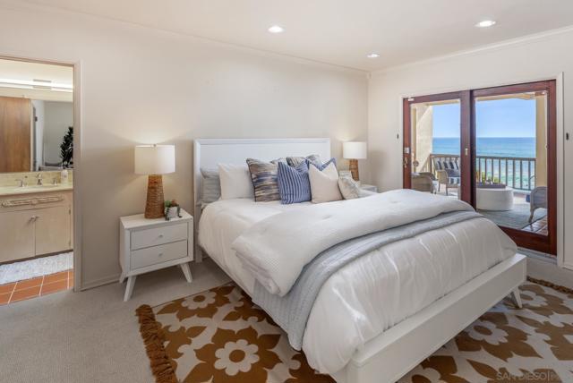 2977 Ocean Street, Carlsbad CA: https://media.crmls.org/mediaz/e65d282b-f052-4209-ba30-b40c2baf66f2.jpg