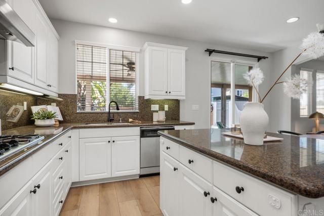 4016 Lake Shore Lane, Fallbrook CA: https://media.crmls.org/mediaz/e65d3851-4ec5-42fe-a855-e82ff4babb44.jpg