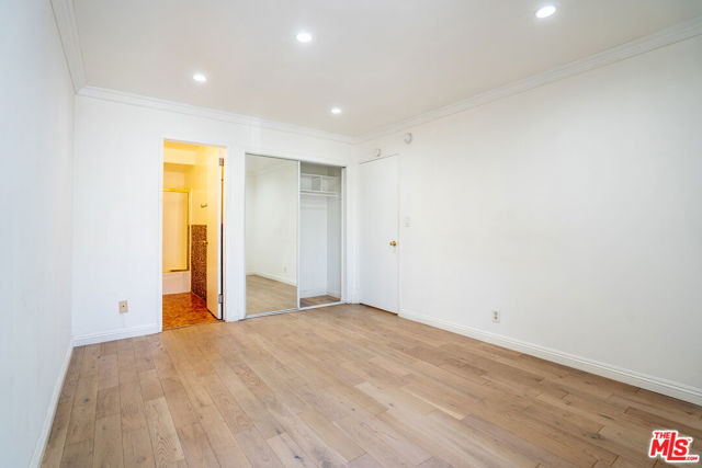 525 S Ardmore Avenue, Los Angeles CA: https://media.crmls.org/mediaz/e65da5d9-444c-4911-86bf-ffe5d0be3da2.jpg