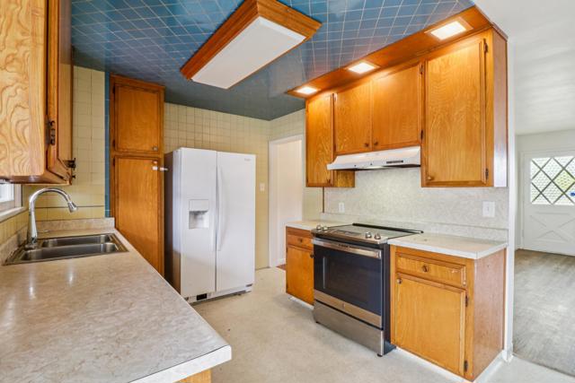 1906 08 S Broadway, Oceanside CA: https://media.crmls.org/mediaz/e65df004-69c9-439b-bd1a-d1320e6de3ab.jpg