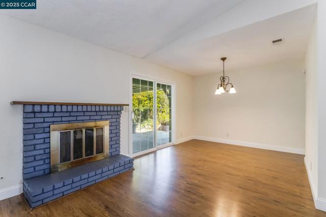 1769 Redwood Rd, Hercules CA: https://media.crmls.org/mediaz/e65ea226-1b32-49ca-8147-0d5a8be0eccc.jpg