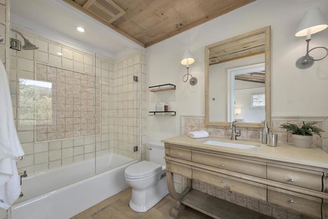 3 Vintage Court, Woodside CA: https://media.crmls.org/mediaz/e65f2626-3b94-4935-a9c6-cb1bc2ef3b14.jpg