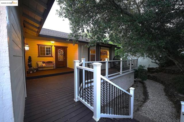 3196 Sudbury RD, Cameron Park CA: https://media.crmls.org/mediaz/e65f564c-7abb-43eb-8718-2eecfbace1ab.jpg