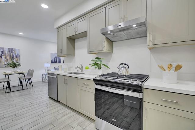42111 Osgood Rd, Fremont CA: https://media.crmls.org/mediaz/e6606667-3edc-4cb9-85a6-add1ff2ace4e.jpg