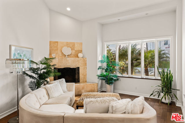 7354 Trask Avenue, Playa del Rey CA: https://media.crmls.org/mediaz/e660fbdf-6ee0-41d2-9eb8-8cac2ad6bd16.jpg