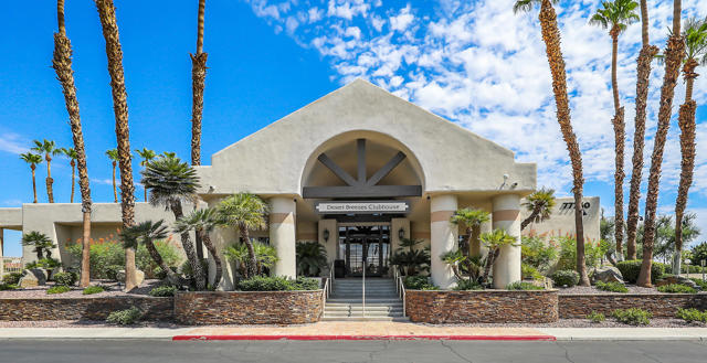 77576 Calle Las Brisas N, Palm Desert CA: https://media.crmls.org/mediaz/e6614bf6-9682-48fc-8428-ee5cfd6d08ba.jpg