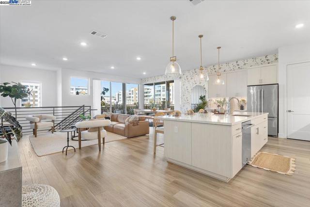 2250 Kilowatt Way, Fremont CA: https://media.crmls.org/mediaz/e6614e7b-c936-43b3-86cf-9eb3e4f4c09c.jpg