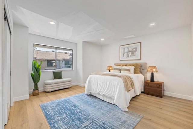 536 Sand Hill Circle, Menlo Park CA: https://media.crmls.org/mediaz/e661cd74-a757-43e2-8c5c-68c48b364693.jpg