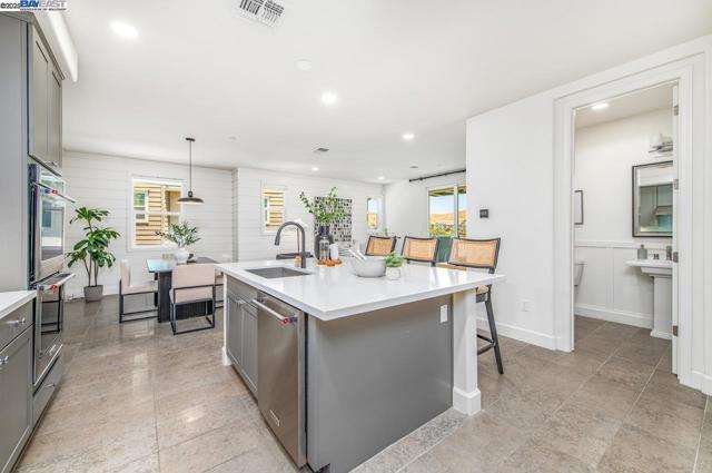 7018 Stags Leap Ln, Dublin CA: https://media.crmls.org/mediaz/e661df63-43d5-482d-81fb-185e994516af.jpg