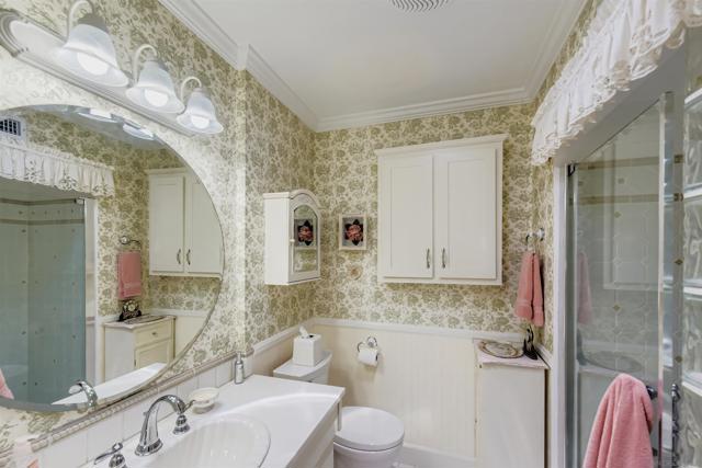 5150 Abuela Dr, San Diego CA: https://media.crmls.org/mediaz/e662406b-8b95-4a66-81ae-0afa96a12299.jpg