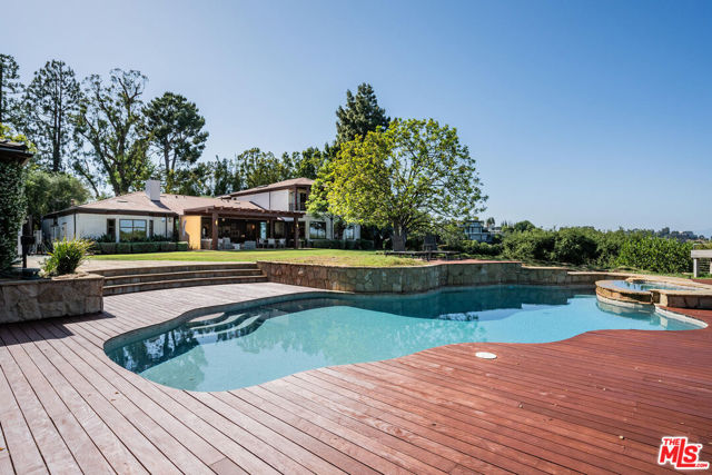 2232 Stradella Road, Los Angeles CA: https://media.crmls.org/mediaz/e662cc43-e05f-4ab8-bb47-0ee96896b36b.jpg