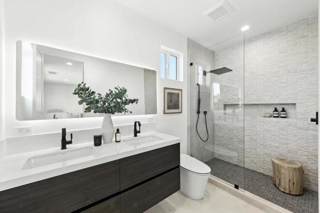 125 15th Avenue, San Mateo CA: https://media.crmls.org/mediaz/e66377ad-681b-4fdb-9a1d-cfead4df627e.jpg