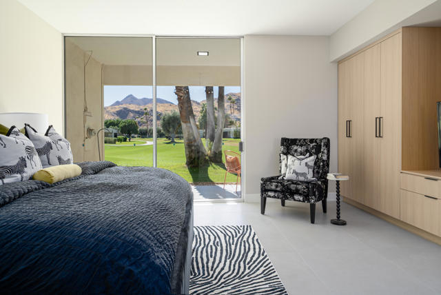 Image 29 of 70 For 160 Desert Lakes Drive