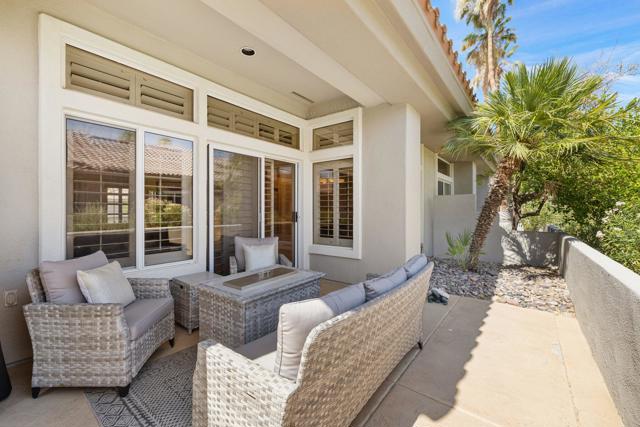 78352 Yucca Blossom Drive, Palm Desert CA: https://media.crmls.org/mediaz/e663cd45-fe54-4780-801a-7d8e2e00bc52.jpg
