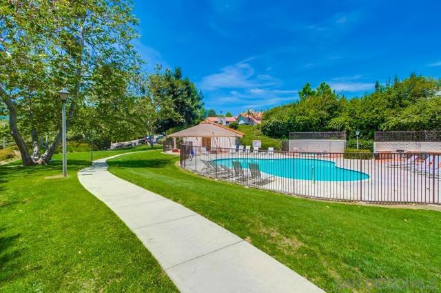 3113 Avenida Topanga, Carlsbad CA: https://media.crmls.org/mediaz/e664489a-5f00-46b9-ac83-087c48930bc9.jpg