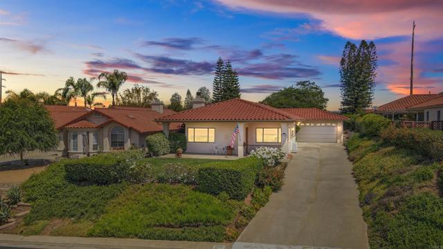 Detail Gallery Image 2 of 33 For 1114 N Crescent Ridge, Fallbrook,  CA 92028 - 2 Beds | 2 Baths