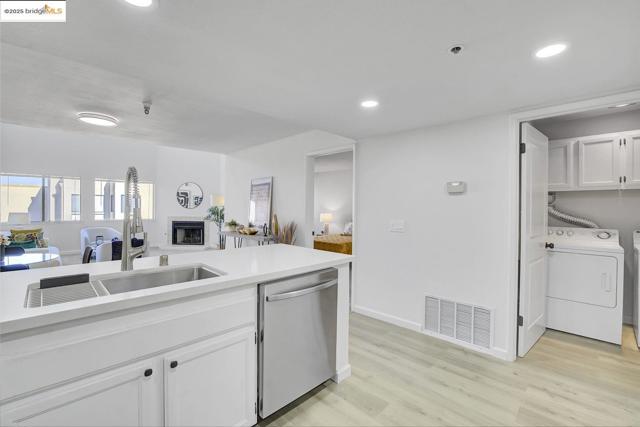 Image 7 of 45 For 545 Pierce St  2410