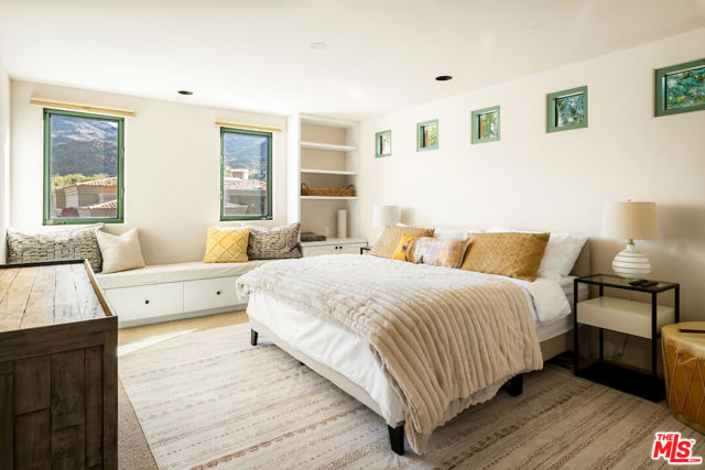 136 Netas Drive, Palm Desert CA: https://media.crmls.org/mediaz/e665addf-01fa-4bcd-b2ca-cd8867ad33ec.jpg