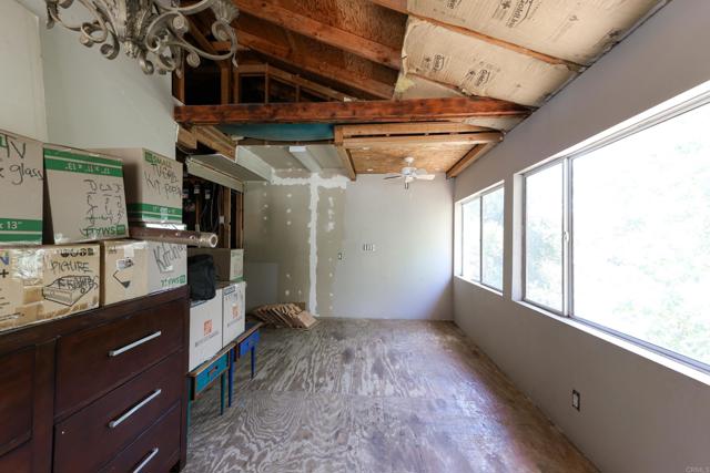 Image 41 of 75 For 2128 Salton View Dr