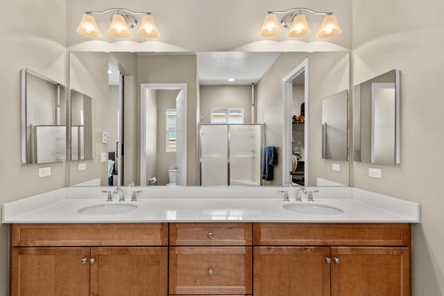 43606 Treviso Drive, Indio CA: https://media.crmls.org/mediaz/e6660010-a292-4d17-a120-b32e5a86b76b.jpg