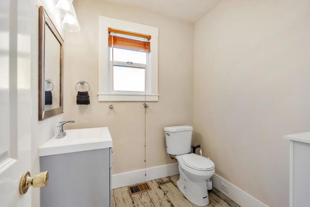 2452 Humboldt Avenue, Oakland CA: https://media.crmls.org/mediaz/e66660fb-facf-45fd-aa86-0ebbdb841702.jpg