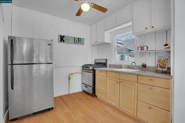 881 Merle Ave, Martinez CA: https://media.crmls.org/mediaz/e6666565-2833-47f3-9c4b-3cc797e06862.jpg