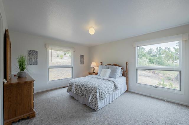 24935 Corte Poco, Salinas CA: https://media.crmls.org/mediaz/e6668dee-4657-4d07-9770-ab74bf762bea.jpg