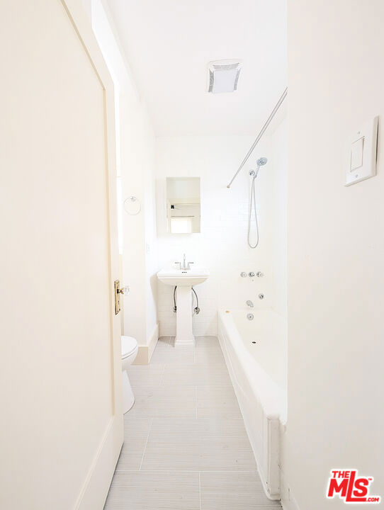 1857 7TH Street, Santa Monica CA: https://media.crmls.org/mediaz/e666aabc-ae5e-4359-9d7d-4d747896fcf6.jpg