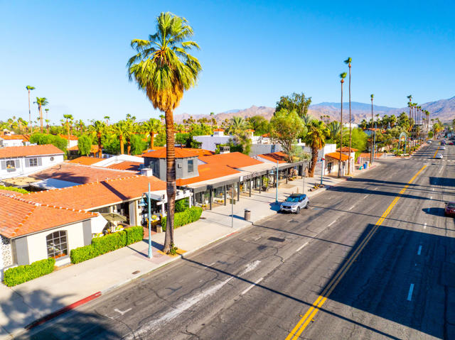 664 Palm Canyon Drive, Palm Springs CA: https://media.crmls.org/mediaz/e66713e9-0570-4869-893a-6e4133adcb02.jpg