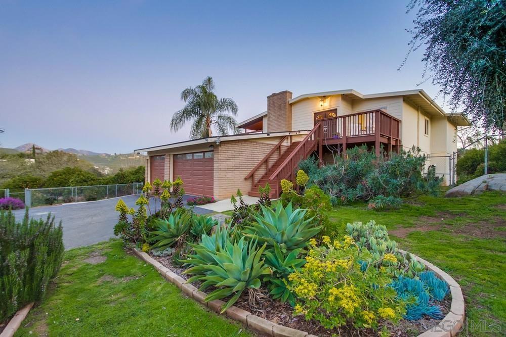 16021 Martincoit Rd, Poway, CA 92064