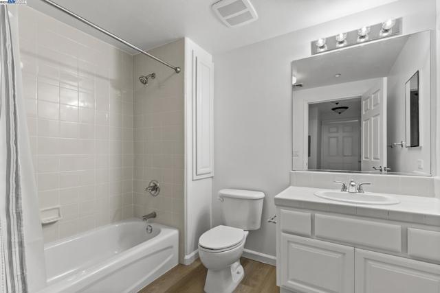 3275 Dublin Blvd, Dublin CA: https://media.crmls.org/mediaz/e668b983-37c7-45ea-866b-4256852f64e3.jpg