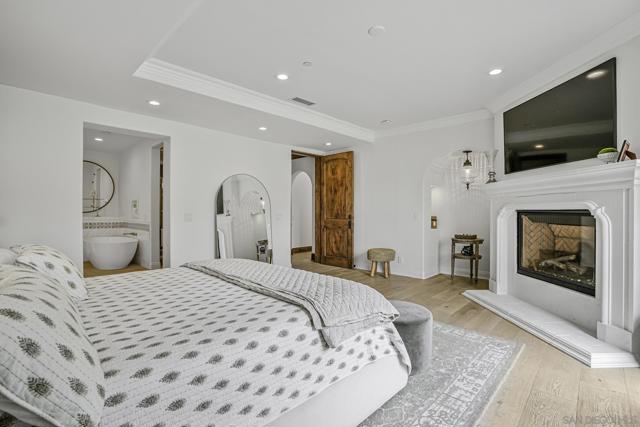 15823 The River Trail, Rancho Santa Fe CA: https://media.crmls.org/mediaz/e66aa721-3578-455a-9287-73d21fd8fdab.jpg