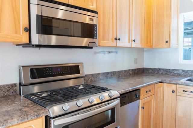 Detail Gallery Image 19 of 31 For 639 First Ave a,  Chula Vista,  CA 91910 - 3 Beds | 3 Baths