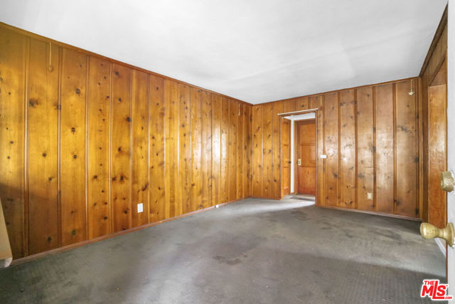 6833 Simpson Avenue, North Hollywood CA: https://media.crmls.org/mediaz/e66b4a14-9120-4309-9ab6-deaba122ade1.jpg