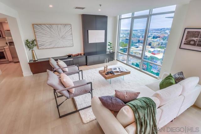 425 W W Beech St, San Diego CA: https://media.crmls.org/mediaz/e66b79ac-1884-4b2c-adbe-0d2d864d92ff.jpg