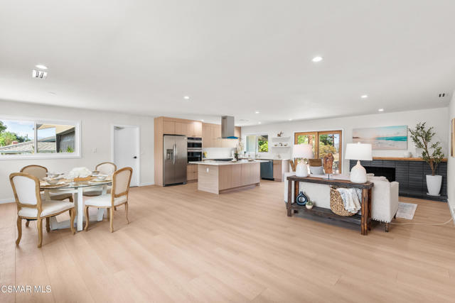 3167 Waco Avenue, Simi Valley CA: https://media.crmls.org/mediaz/e66c58e2-b129-4efb-8e9c-e5ffd99bab4d.jpg