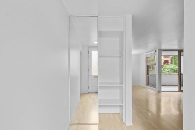 Detail Gallery Image 6 of 32 For 4891 Collwood Blvd #B,  San Diego,  CA 92115 - 2 Beds | 2 Baths