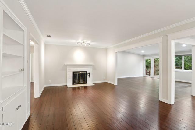 Detail Gallery Image 4 of 31 For 1255 Oak Circle Dr, Glendale,  CA 91208 - 3 Beds | 2 Baths