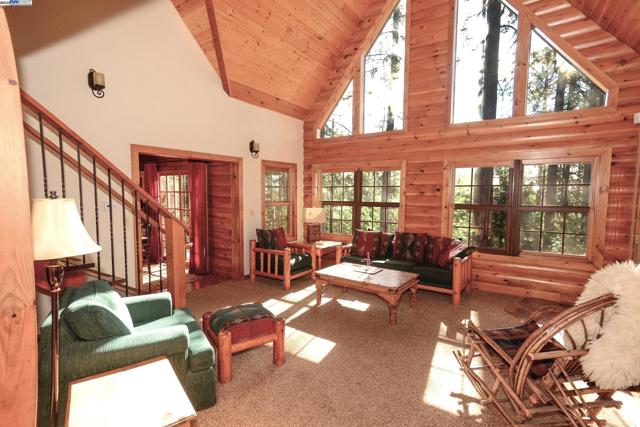14068 Gas Canyon Rd, Nevada City CA: https://media.crmls.org/mediaz/e66eb70f-78b1-491e-9010-e961c1aef96e.jpg