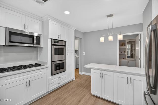 176 Chaucer Lane, Ventura CA: https://media.crmls.org/mediaz/e66ee3dd-9486-4a4f-a328-e113b14a4136.jpg