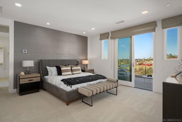 6968 Saint Andrews Rd, Rancho Santa Fe CA: https://media.crmls.org/mediaz/e66f7d9f-ec9d-4ba7-9f4e-63a7db9bd84a.jpg