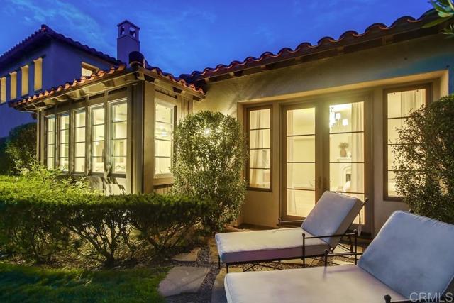 8308 Top O The Morning Way, San Diego CA: https://media.crmls.org/mediaz/e6701ecd-75ce-4be3-ab0f-5bff9103a99a.jpg