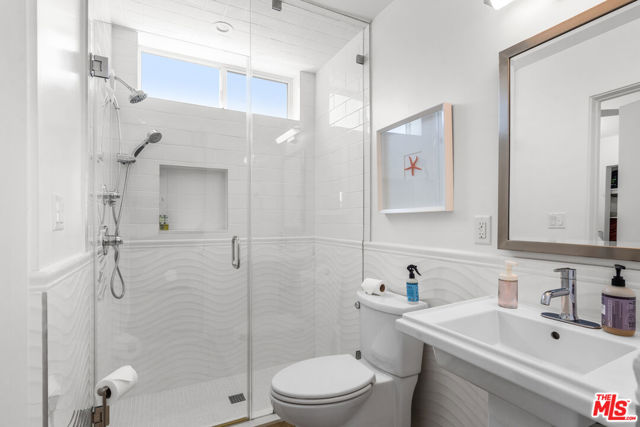 3501 Esplanade, Marina del Rey CA: https://media.crmls.org/mediaz/e670220a-88e5-4fef-ad30-f92733e01a70.jpg