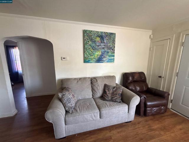 2765 Tuolumne Street, Vallejo CA: https://media.crmls.org/mediaz/e670ce53-94fa-4343-91f6-b5bd39e8e30d.jpg