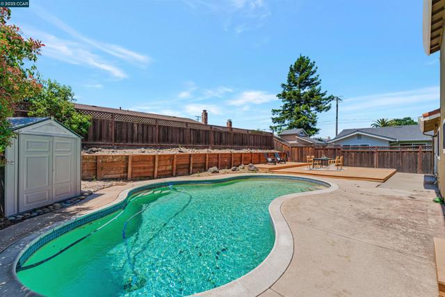 9597 Davona Dr, San Ramon CA: https://media.crmls.org/mediaz/e6720307-fea0-4dd6-aba2-437b2d4b6cae.jpg