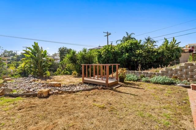 5038 Hastings Road, San Diego CA: https://media.crmls.org/mediaz/e6721602-d7ef-4084-b86b-9f9f17faa1bc.jpg