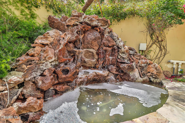 963 Corte Augusta, Camarillo CA: https://media.crmls.org/mediaz/e6726587-492d-420f-86cd-c42d14e3ff36.jpg